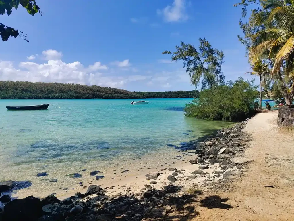 Ailes d'été - Bateau à moteur Shandrani Hotel - Blue Bay